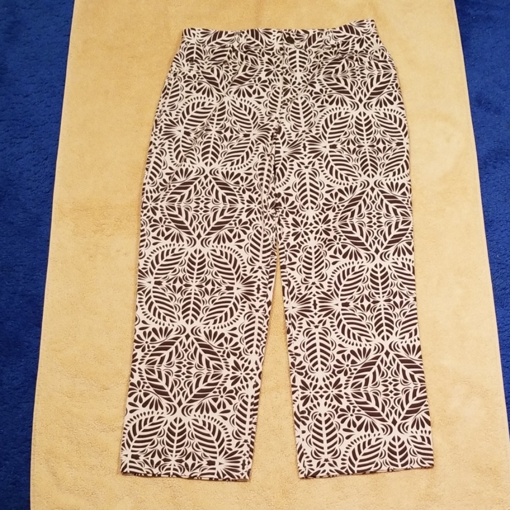 Jones New York Sport Brown & Cream Capris in 6 - Picture 7 of 7